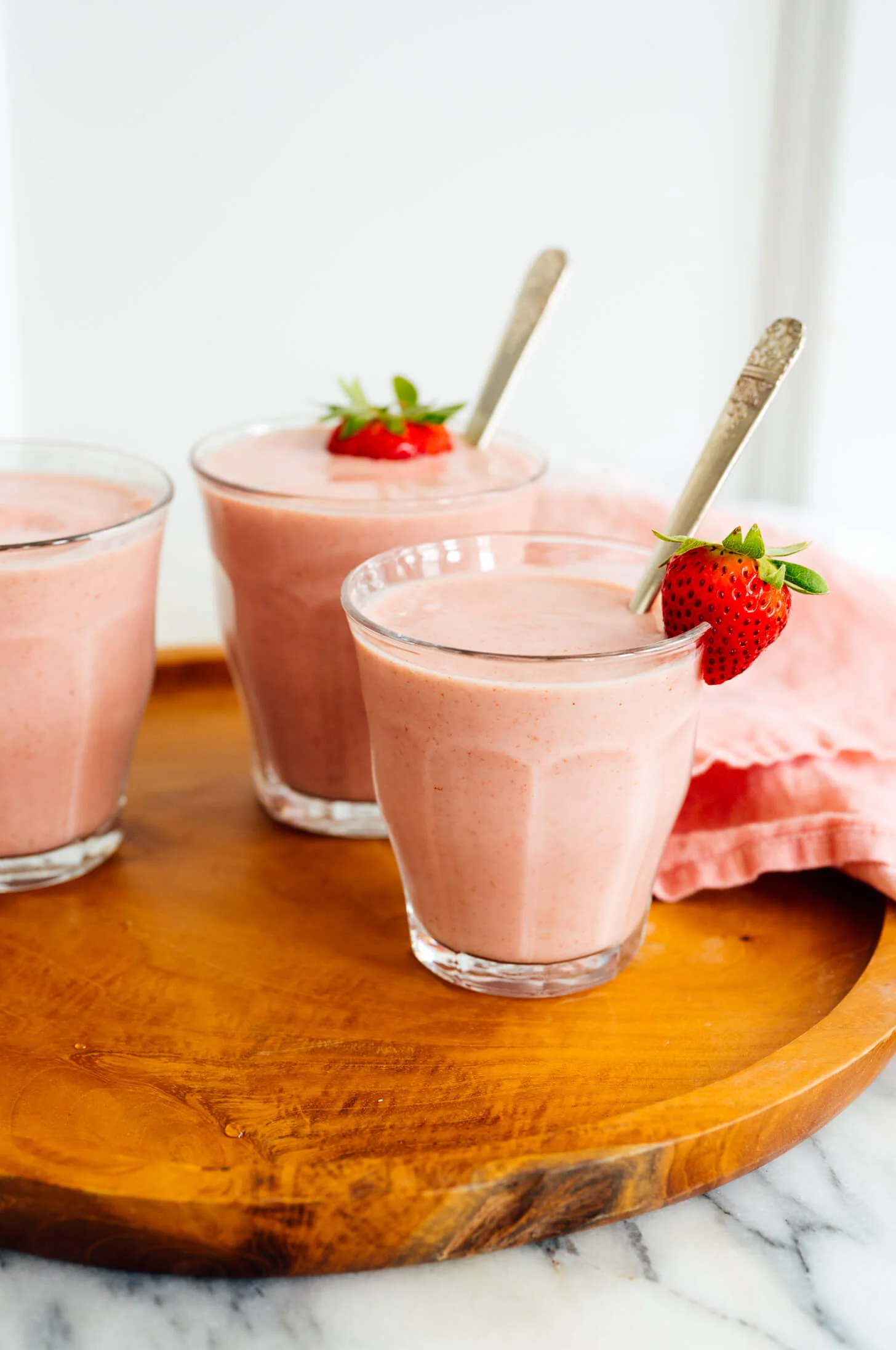 Creamy 4-Ingredient Strawberry Banana Smoothie